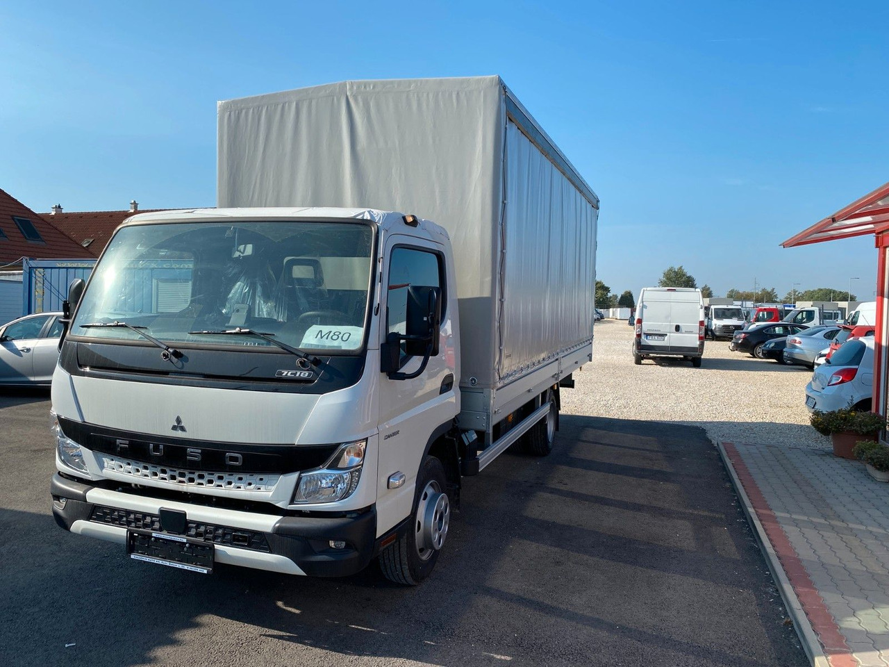 Mitsubishi Canter FUSO 3C15 PRITSCHE+PLANE - Carrinha basculante: foto 2 Mitsubishi Canter FUSO 3C15 PRITSCHE+PLANE - Carrinha basculante: foto 2