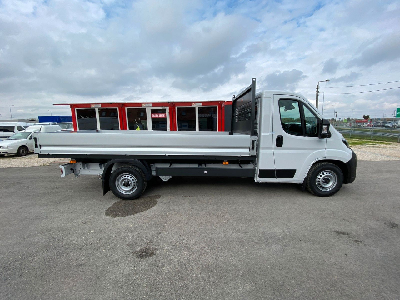 Leasing de  Peugeot BOXER CHC L4 HEAVY PRITSCHE+PLANE Peugeot BOXER CHC L4 HEAVY PRITSCHE+PLANE: foto 7 Leasing de  Peugeot BOXER CHC L4 HEAVY PRITSCHE+PLANE Peugeot BOXER CHC L4 HEAVY PRITSCHE+PLANE: foto 7