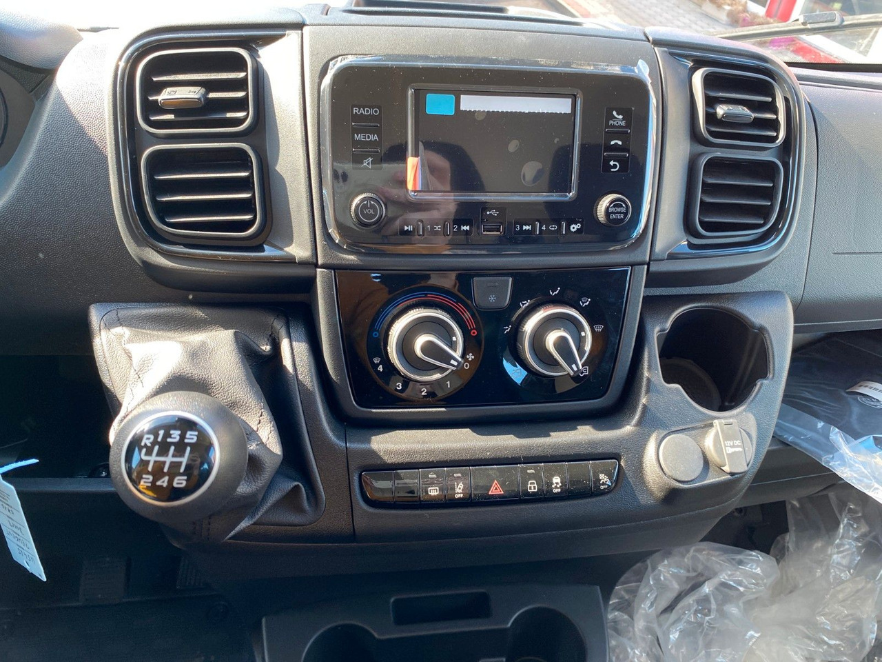 Peugeot BOXER CHDC L4 HEAVY PRITSCHE - Carrinha de caixa aberta, Carrinha cabine dupla: foto 3 Peugeot BOXER CHDC L4 HEAVY PRITSCHE - Carrinha de caixa aberta, Carrinha cabine dupla: foto 3