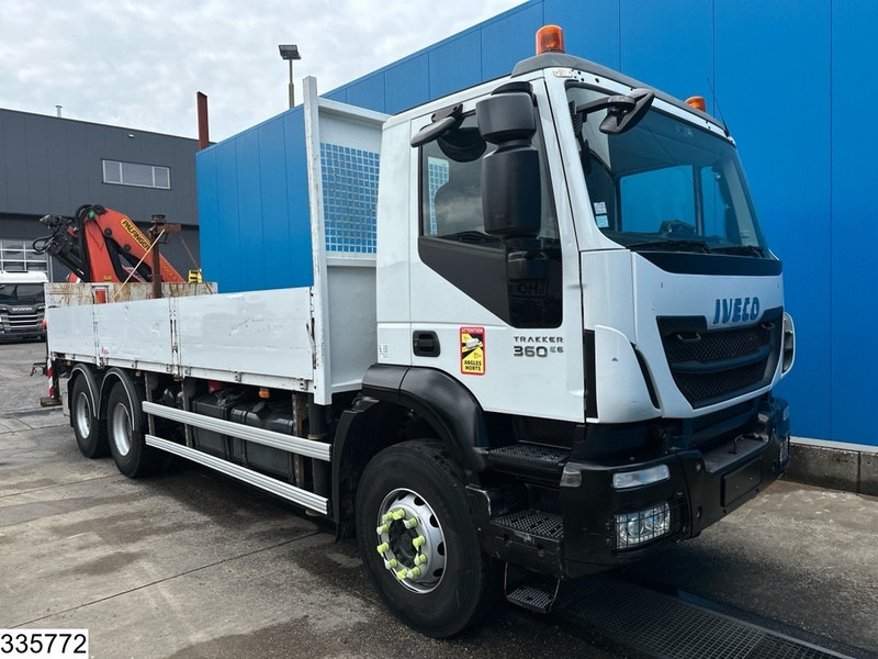 Iveco Trakker 360 6X4, EURO 6, Palfinger, Retarder, Steel suspension - Camião de caixa aberta/ Plataforma, Camião grua: foto 3 Iveco Trakker 360 6X4, EURO 6, Palfinger, Retarder, Steel suspension - Camião de caixa aberta/ Plataforma, Camião grua: foto 3