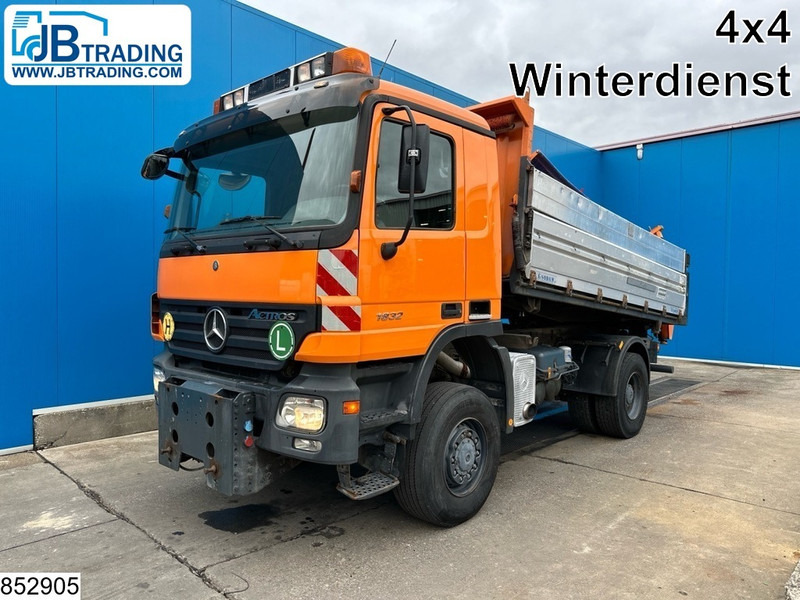 Mercedes-Benz Actros 1832 4X4, Grit spreader, Snow plough, Tipper - Camião basculante: foto 1 Mercedes-Benz Actros 1832 4X4, Grit spreader, Snow plough, Tipper - Camião basculante: foto 1