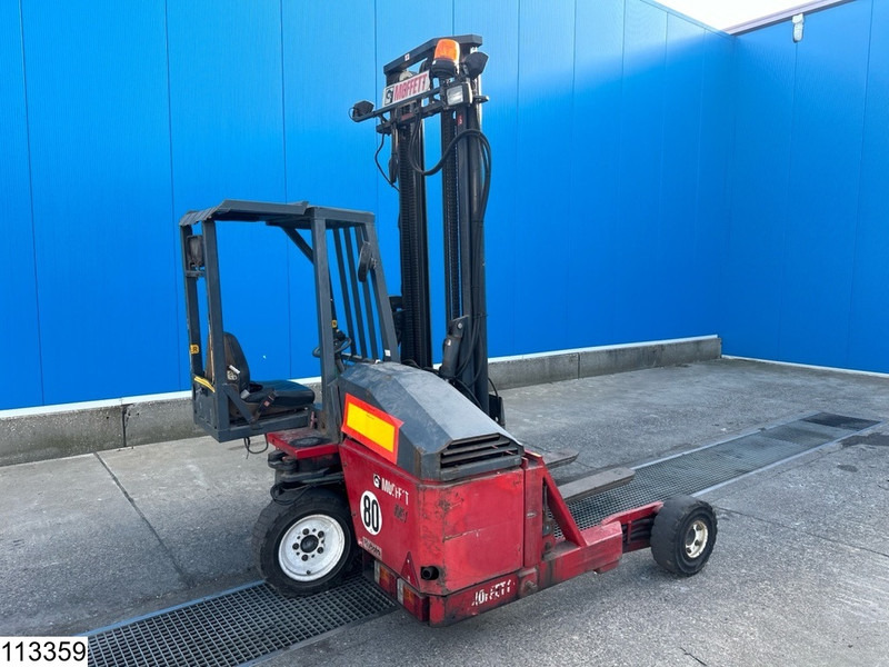 Moffett M4 20.3 3x3, H 3,90 mtr, 2000 KG - Empilhadeira montada em caminhão: foto 4 Moffett M4 20.3 3x3, H 3,90 mtr, 2000 KG - Empilhadeira montada em caminhão: foto 4