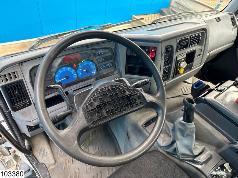 Renault Kerax 370 8x4, EURO 3, Cifa, 9m3, Remote - Camião betoneira: foto 5 Renault Kerax 370 8x4, EURO 3, Cifa, 9m3, Remote - Camião betoneira: foto 5