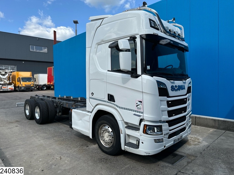 Scania R 650 6X4, EURO 6, Retarder, PTO - Camião chassi: foto 3 Scania R 650 6X4, EURO 6, Retarder, PTO - Camião chassi: foto 3