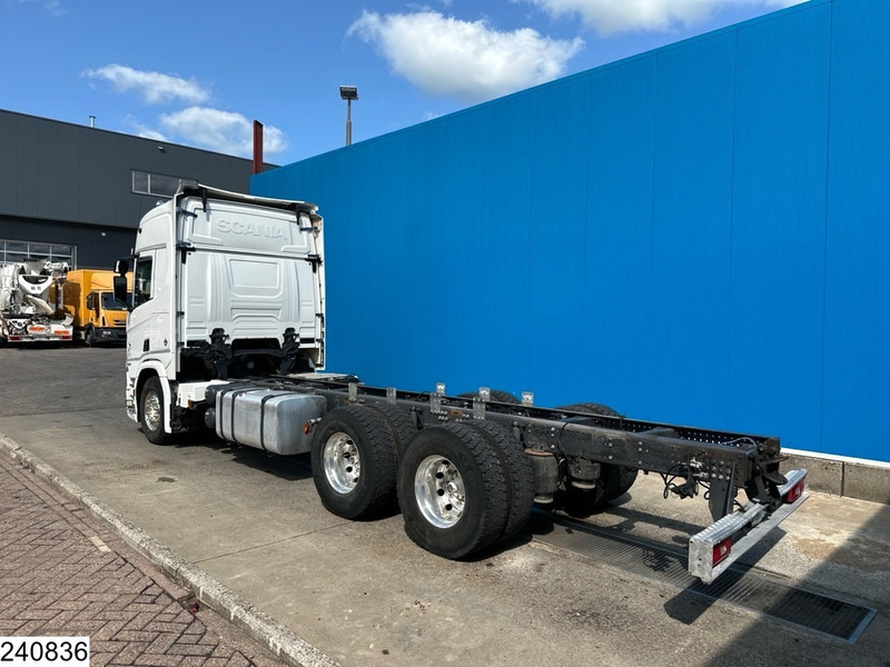 Scania R 650 6X4, EURO 6, Retarder, PTO - Camião chassi: foto 4 Scania R 650 6X4, EURO 6, Retarder, PTO - Camião chassi: foto 4