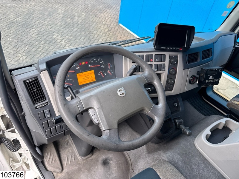 Volvo FL 250 EURO 6, Dhollandia, Carrier, 3 Compartments - Camião frigorífico: foto 5 Volvo FL 250 EURO 6, Dhollandia, Carrier, 3 Compartments - Camião frigorífico: foto 5
