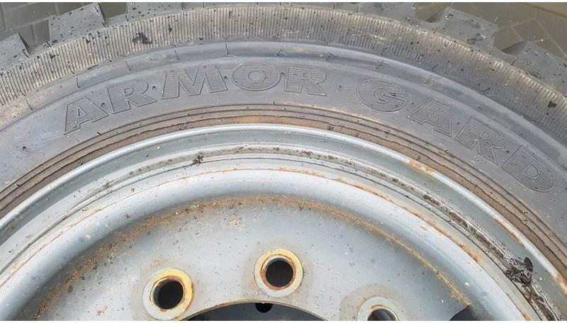 ARMOR Gard 9.00-20 - Tyre/Reifen/Band - Jantes e pneus por Máquina de construção: foto 3 ARMOR Gard 9.00-20 - Tyre/Reifen/Band - Jantes e pneus por Máquina de construção: foto 3