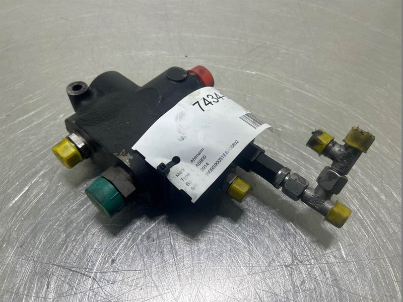 Ahlmann AS900-23126102 -Eaton VLE-150-Priority valve - Hidráulica por Máquina de construção: foto 4 Ahlmann AS900-23126102 -Eaton VLE-150-Priority valve - Hidráulica por Máquina de construção: foto 4