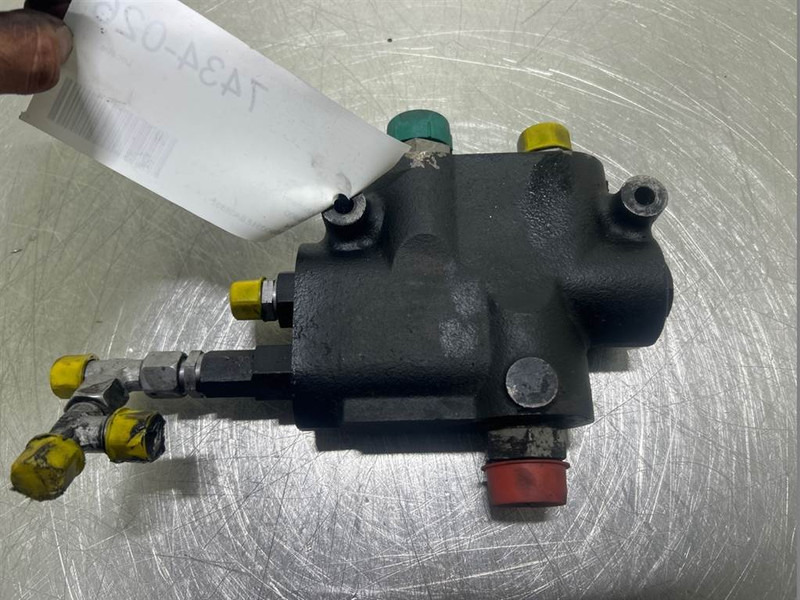 Ahlmann AS900-23126102 -Eaton VLE-150-Priority valve - Hidráulica por Máquina de construção: foto 2 Ahlmann AS900-23126102 -Eaton VLE-150-Priority valve - Hidráulica por Máquina de construção: foto 2
