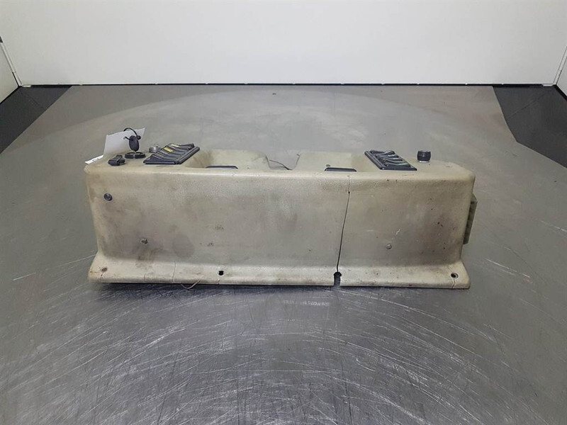 Ahlmann AZ14 - Dashboard/Console/Konsole - Cabine e interior por Máquina de construção: foto 3 Ahlmann AZ14 - Dashboard/Console/Konsole - Cabine e interior por Máquina de construção: foto 3