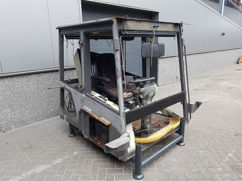 Ahlmann AZ210E-23103106-Cabin/Kabine/Cabine - Cabine e interior por Máquina de construção: foto 2 Ahlmann AZ210E-23103106-Cabin/Kabine/Cabine - Cabine e interior por Máquina de construção: foto 2