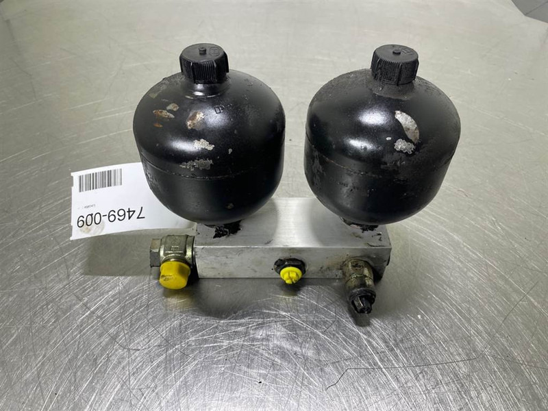 Ahlmann AZ85-4108214A/4108213A-Stabilising module - Hidráulica por Máquina de construção: foto 1 Ahlmann AZ85-4108214A/4108213A-Stabilising module - Hidráulica por Máquina de construção: foto 1