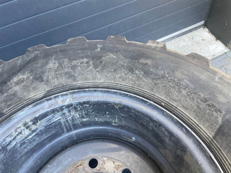 Jantes e pneus por Máquina de construção Ahlmann AZ85-Dunlop 405/70R20 (16/70R20)-Tire/Reifen/Band: foto 7