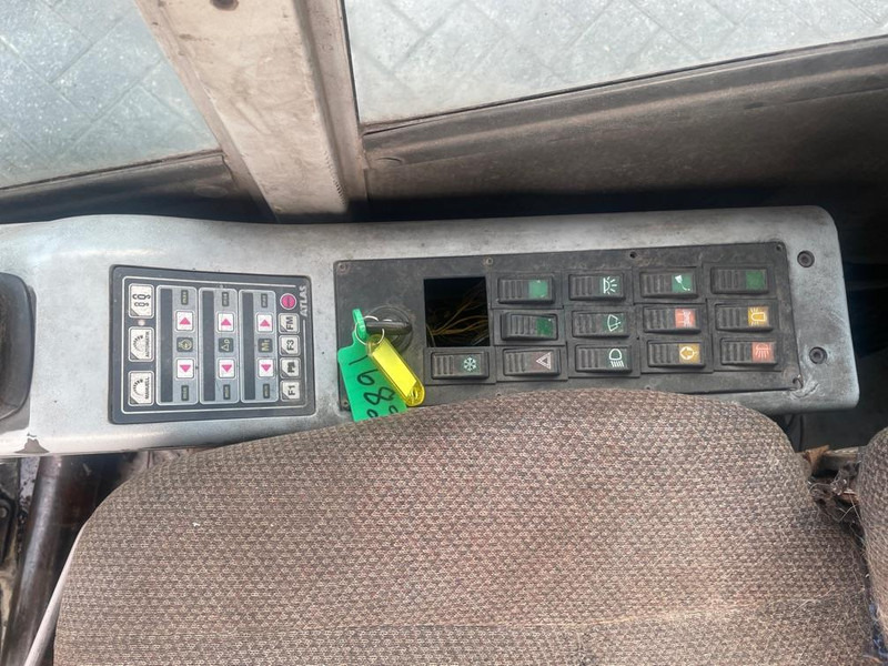 Atlas 1704MH - Cabin/Kabine/Cabine - Cabine e interior por Máquina de construção: foto 5 Atlas 1704MH - Cabin/Kabine/Cabine - Cabine e interior por Máquina de construção: foto 5