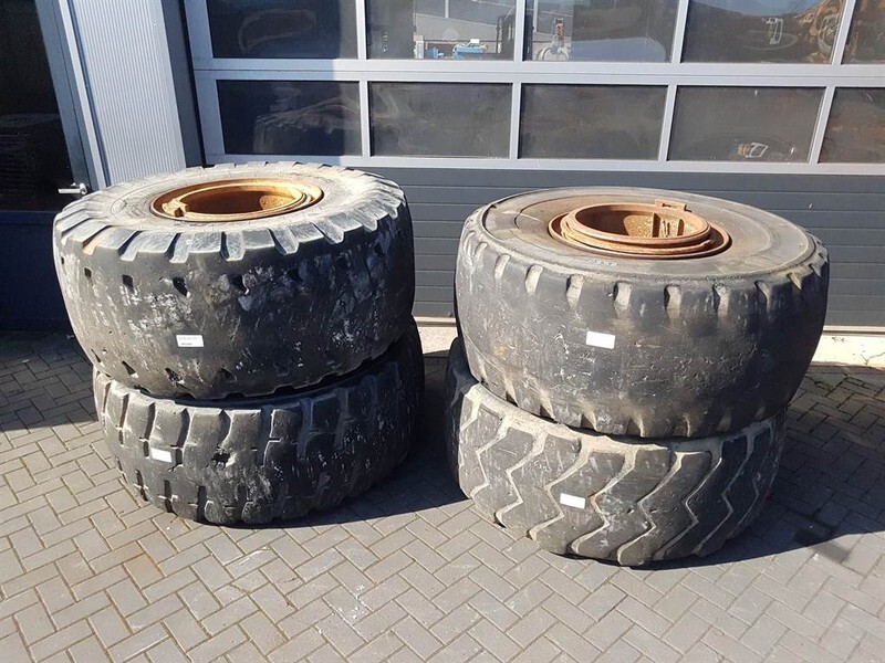 Case 921C-Michelin 26.5R25-Tire/Reifen/Band - Jantes e pneus por Máquina de construção: foto 2 Case 921C-Michelin 26.5R25-Tire/Reifen/Band - Jantes e pneus por Máquina de construção: foto 2