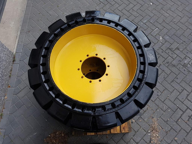 Cat 910/914 - 447-1131 - Tyre/Reifen/Band - Jantes e pneus por Máquina de construção: foto 4 Cat 910/914 - 447-1131 - Tyre/Reifen/Band - Jantes e pneus por Máquina de construção: foto 4