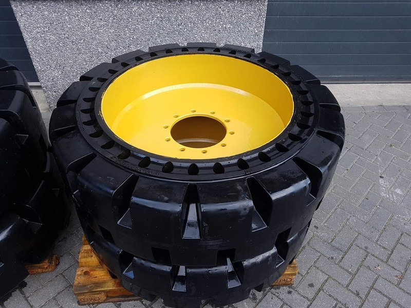 Cat 910/914 - 447-1131 - Tyre/Reifen/Band - Jantes e pneus por Máquina de construção: foto 3 Cat 910/914 - 447-1131 - Tyre/Reifen/Band - Jantes e pneus por Máquina de construção: foto 3