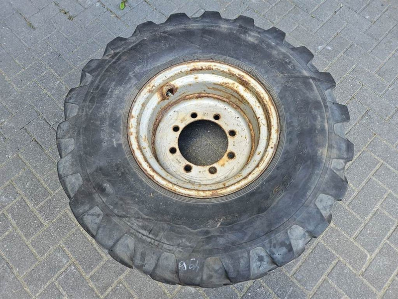 DUNLOP 455/70-R20 (17.5/70R20) - Tire/Reifen/Band - Jantes e pneus por Máquina de construção: foto 3 DUNLOP 455/70-R20 (17.5/70R20) - Tire/Reifen/Band - Jantes e pneus por Máquina de construção: foto 3