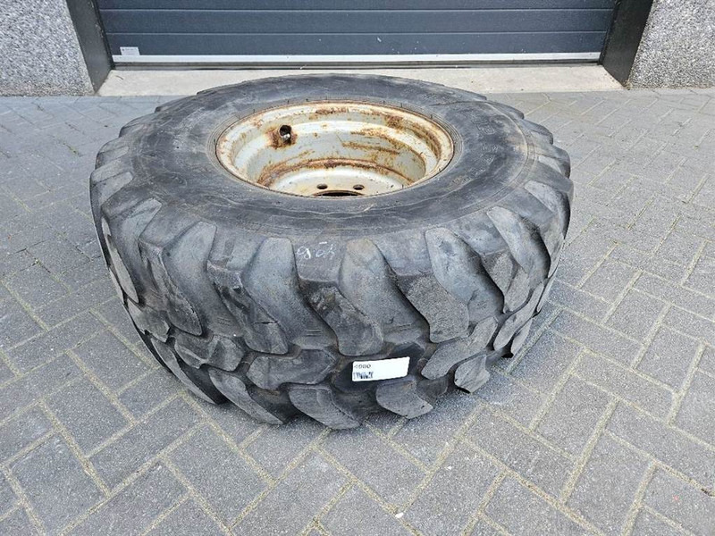 DUNLOP 455/70-R20 (17.5/70R20) - Tire/Reifen/Band - Jantes e pneus por Máquina de construção: foto 1 DUNLOP 455/70-R20 (17.5/70R20) - Tire/Reifen/Band - Jantes e pneus por Máquina de construção: foto 1