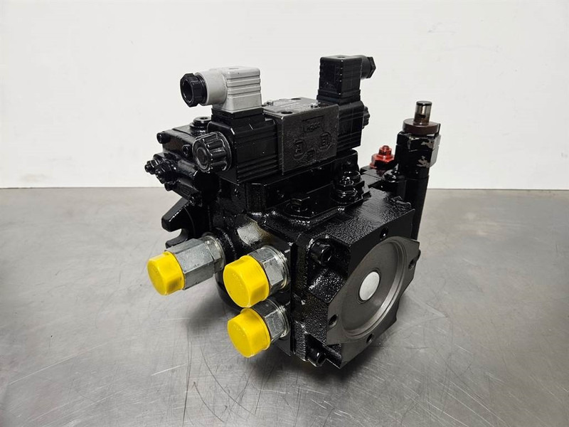 Giant 451T-Bondioli& Pavesi M4PV28-28-Drive pump/Rijpomp - Hidráulica por Máquina de construção: foto 5 Giant 451T-Bondioli& Pavesi M4PV28-28-Drive pump/Rijpomp - Hidráulica por Máquina de construção: foto 5