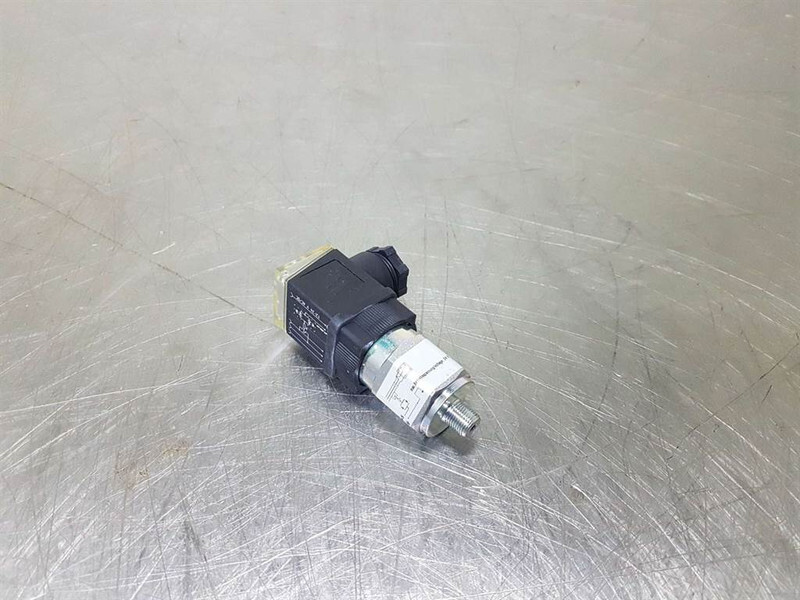 Hydac VMF 2 D.1 /-L24-301705-Clogging indicators - Sistema elétrico por Máquina de construção: foto 1 Hydac VMF 2 D.1 /-L24-301705-Clogging indicators - Sistema elétrico por Máquina de construção: foto 1
