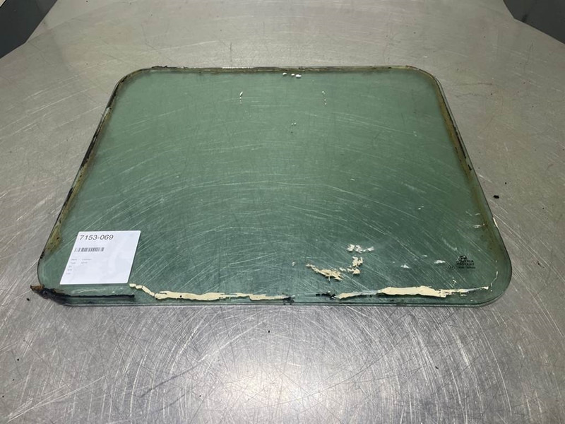 Liebherr A316-7024116- Rear Window/Heckscheibe/Achterruit - Cabine e interior por Máquina de construção: foto 1 Liebherr A316-7024116- Rear Window/Heckscheibe/Achterruit - Cabine e interior por Máquina de construção: foto 1
