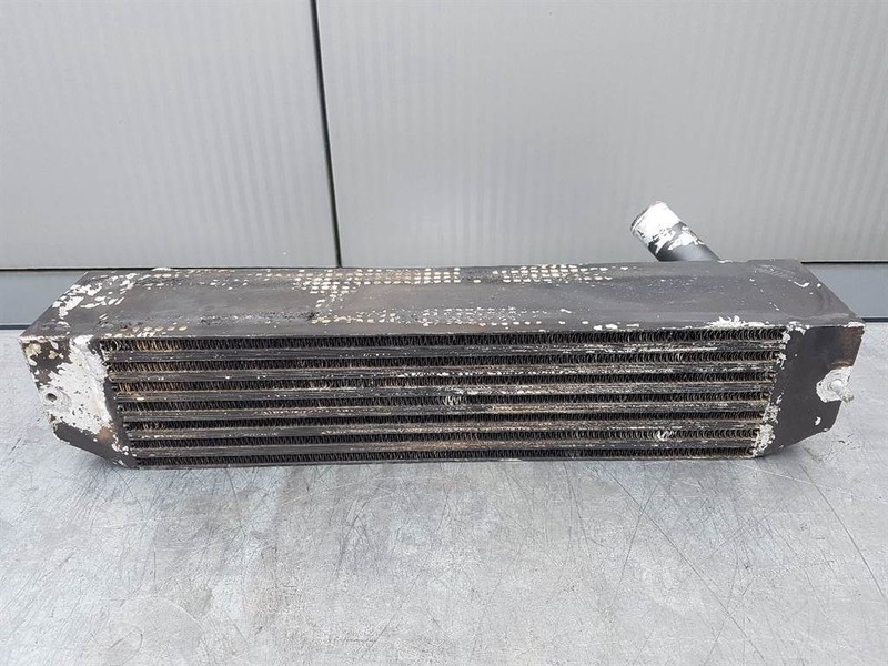 Liebherr L514-10664351/10492697-Charge air cooler/Kühler - Motor e peças por Máquina de construção: foto 2 Liebherr L514-10664351/10492697-Charge air cooler/Kühler - Motor e peças por Máquina de construção: foto 2