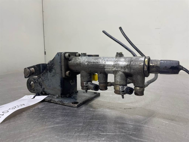 Liebherr L514-7621940-Brake cylinder/Bremszylinder - Peças de freio por Máquina de construção: foto 4 Liebherr L514-7621940-Brake cylinder/Bremszylinder - Peças de freio por Máquina de construção: foto 4