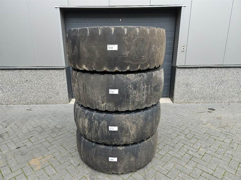 Jantes e pneus por Máquina de construção Liebherr L514 Speeder-Goodyear 17.5R25-Tire/Reifen/Band: foto 1