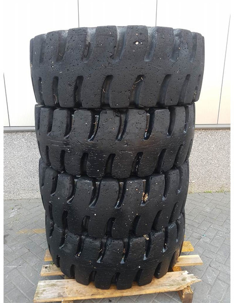 Liebherr L514 Stereo-Goodyear 17.5R25-Tire/Reifen/Band - Pneu por Máquina de construção: foto 2 Liebherr L514 Stereo-Goodyear 17.5R25-Tire/Reifen/Band - Pneu por Máquina de construção: foto 2