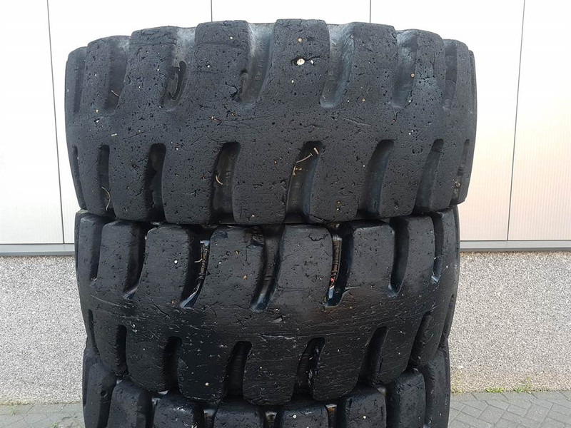 Liebherr L514 Stereo-Goodyear 17.5R25-Tire/Reifen/Band - Pneu por Máquina de construção: foto 3 Liebherr L514 Stereo-Goodyear 17.5R25-Tire/Reifen/Band - Pneu por Máquina de construção: foto 3