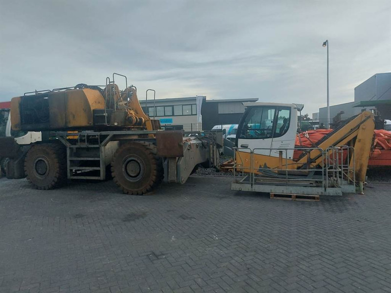 Liebherr LH 80 - (For parts) - Manipulador de material: foto 1 Liebherr LH 80 - (For parts) - Manipulador de material: foto 1
