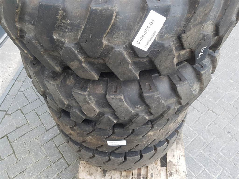 Liebherr LH24M-Michelin 11.00R20-Tyre/Reifen/Band - Jantes e pneus por Máquina de construção: foto 5 Liebherr LH24M-Michelin 11.00R20-Tyre/Reifen/Band - Jantes e pneus por Máquina de construção: foto 5