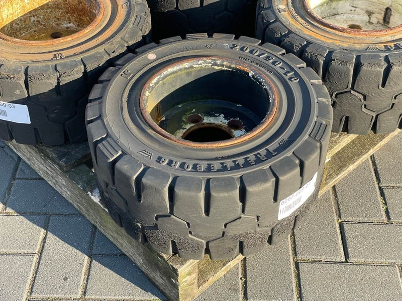 Linde -Trelleborg 200/50-10-Tire/Reifen/Band - Jantes e pneus por Máquina de construção: foto 2 Linde -Trelleborg 200/50-10-Tire/Reifen/Band - Jantes e pneus por Máquina de construção: foto 2