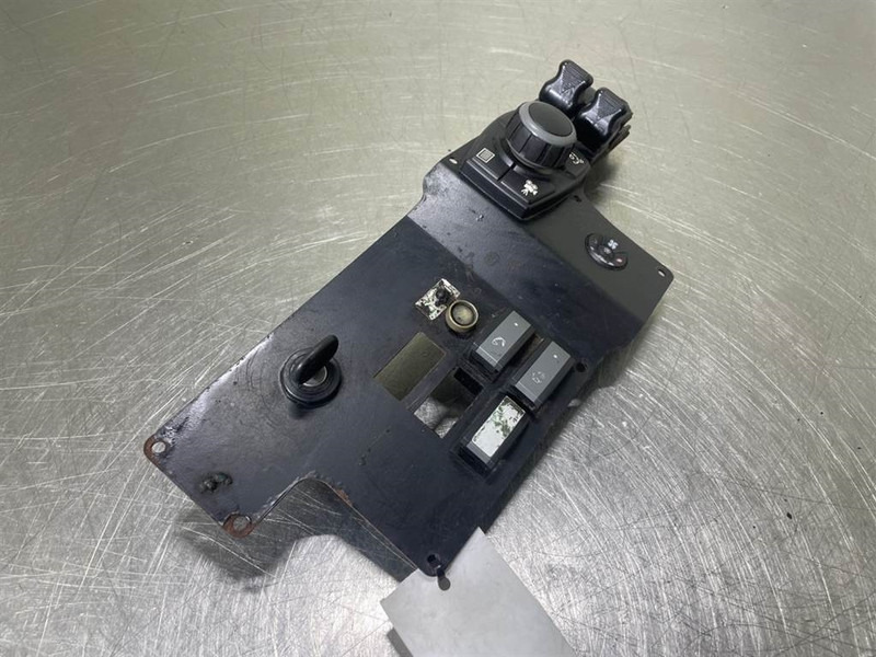 Mecalac 12MTX-3834673/3833717-Dashboard/Console/Konsole - Cabine e interior por Máquina de construção: foto 3 Mecalac 12MTX-3834673/3833717-Dashboard/Console/Konsole - Cabine e interior por Máquina de construção: foto 3