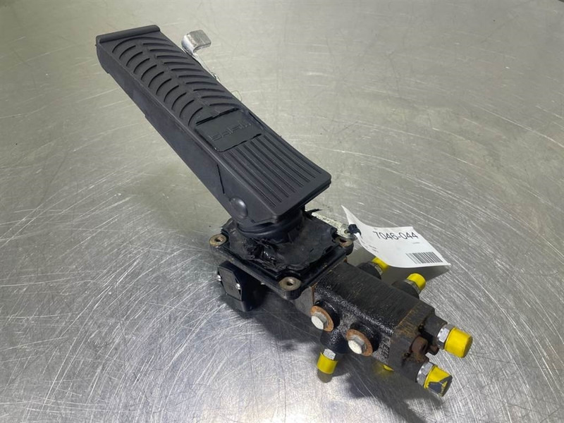 Mecalac 12MTX-5360657-Brake valve/Bremsventile/Remventiel - Hidráulica por Máquina de construção: foto 1 Mecalac 12MTX-5360657-Brake valve/Bremsventile/Remventiel - Hidráulica por Máquina de construção: foto 1