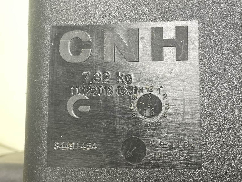 New Holland W110C-CNH 84491464-Fuel tank/Kraftstofftank - Estrutura/ Châssis por Máquina de construção: foto 5 New Holland W110C-CNH 84491464-Fuel tank/Kraftstofftank - Estrutura/ Châssis por Máquina de construção: foto 5