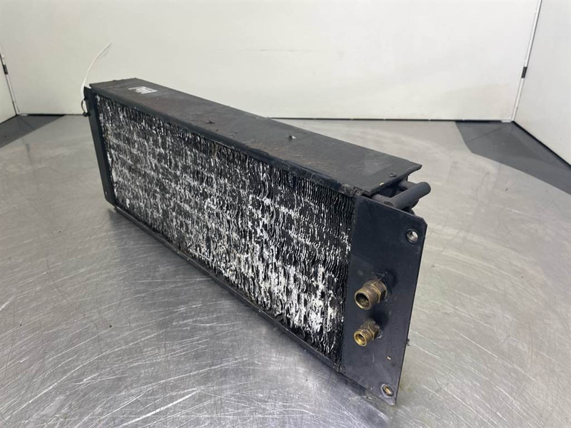 New Holland W110C-Denso 76082744-Airco condenser - Estrutura/ Châssis por Máquina de construção: foto 4 New Holland W110C-Denso 76082744-Airco condenser - Estrutura/ Châssis por Máquina de construção: foto 4