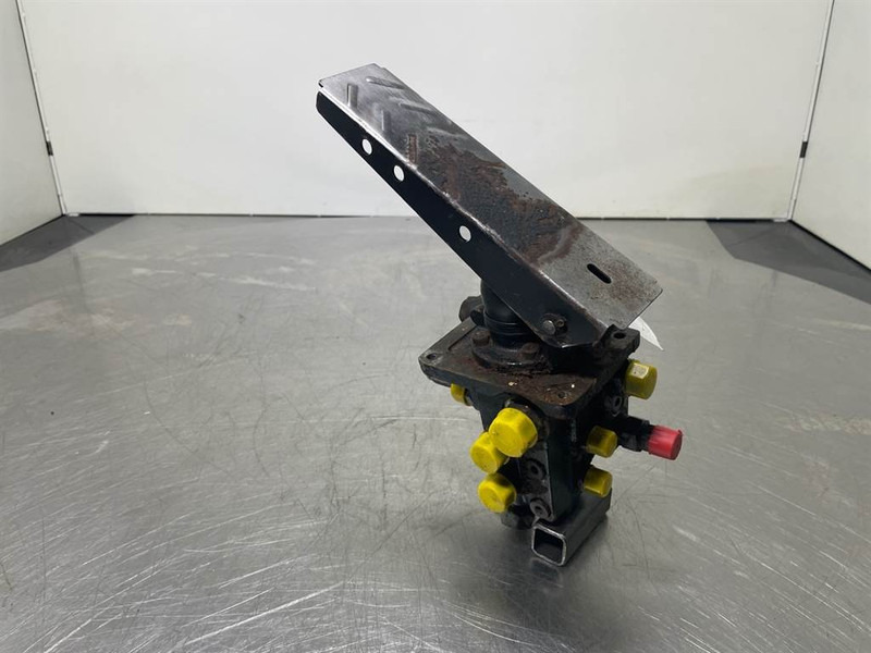 O & K L25.5-Safim 191826/FP3-Brake pedal/Bremspedal - Cabine e interior por Máquina de construção: foto 2 O & K L25.5-Safim 191826/FP3-Brake pedal/Bremspedal - Cabine e interior por Máquina de construção: foto 2