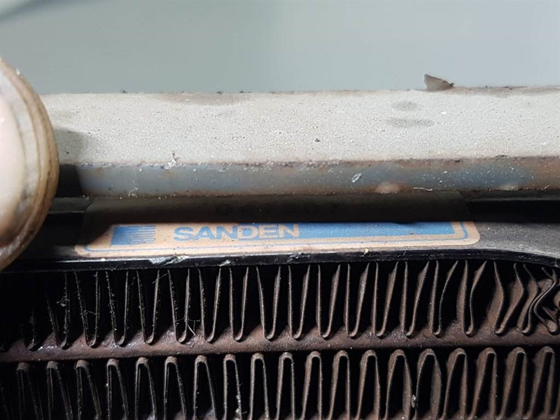 SANDEN MFC-2046AE-Airco condenser/Klimakondensator - Estrutura/ Châssis por Máquina de construção: foto 4 SANDEN MFC-2046AE-Airco condenser/Klimakondensator - Estrutura/ Châssis por Máquina de construção: foto 4