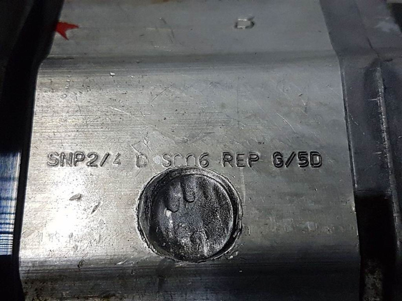 Sauer Sundstrand SNP2/4DSC06REPG/5D - Gearpump/Zah - Hidráulica por Máquina de construção: foto 5 Sauer Sundstrand SNP2/4DSC06REPG/5D - Gearpump/Zah - Hidráulica por Máquina de construção: foto 5