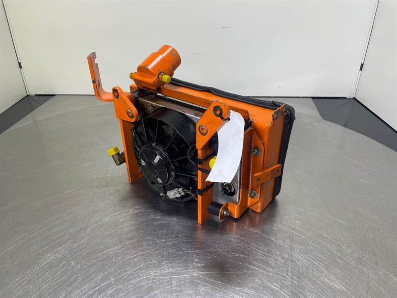Schaeff - Cooler/Kühler/Koeler - Motor por Máquina de construção: foto 1 Schaeff - Cooler/Kühler/Koeler - Motor por Máquina de construção: foto 1