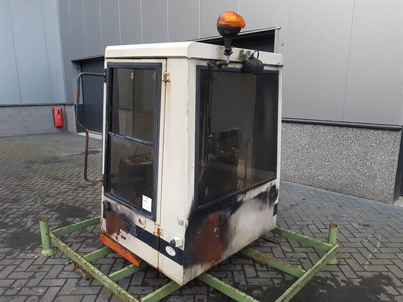 Schaeff SKL832-6336105100-Cabin/Kabine/Cabine - Cabine e interior por Máquina de construção: foto 4 Schaeff SKL832-6336105100-Cabin/Kabine/Cabine - Cabine e interior por Máquina de construção: foto 4