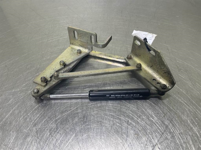 Schaeff SKL834-0451019030-Hinge right/Scharnier - Estrutura/ Châssis por Máquina de construção: foto 1 Schaeff SKL834-0451019030-Hinge right/Scharnier - Estrutura/ Châssis por Máquina de construção: foto 1