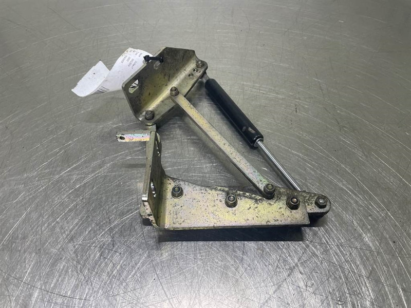 Schaeff SKL834-0451019030-Hinge right/Scharnier - Estrutura/ Châssis por Máquina de construção: foto 3 Schaeff SKL834-0451019030-Hinge right/Scharnier - Estrutura/ Châssis por Máquina de construção: foto 3