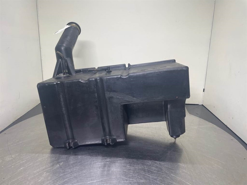 Schaeff SKL834-5267010034/6414014102-Fuel tank - Estrutura/ Châssis por Máquina de construção: foto 3 Schaeff SKL834-5267010034/6414014102-Fuel tank - Estrutura/ Châssis por Máquina de construção: foto 3