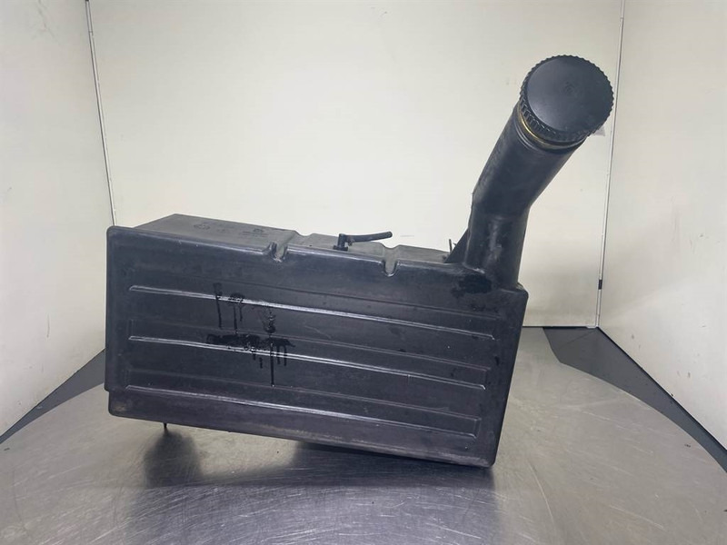 Schaeff SKL834-5267010034/6414014102-Fuel tank - Estrutura/ Châssis por Máquina de construção: foto 1 Schaeff SKL834-5267010034/6414014102-Fuel tank - Estrutura/ Châssis por Máquina de construção: foto 1