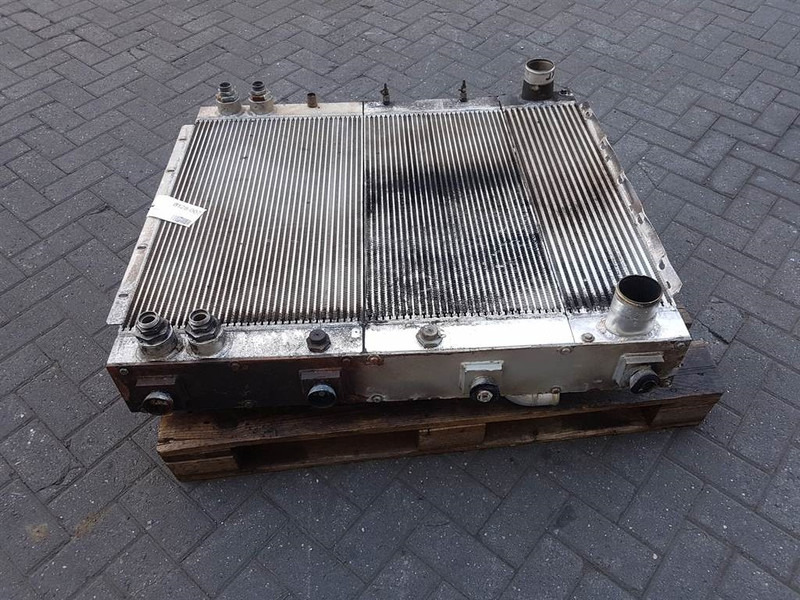 Sennebogen 818 - Cooler/Kühler/Koeler - Motor e peças por Máquina de construção: foto 2 Sennebogen 818 - Cooler/Kühler/Koeler - Motor e peças por Máquina de construção: foto 2