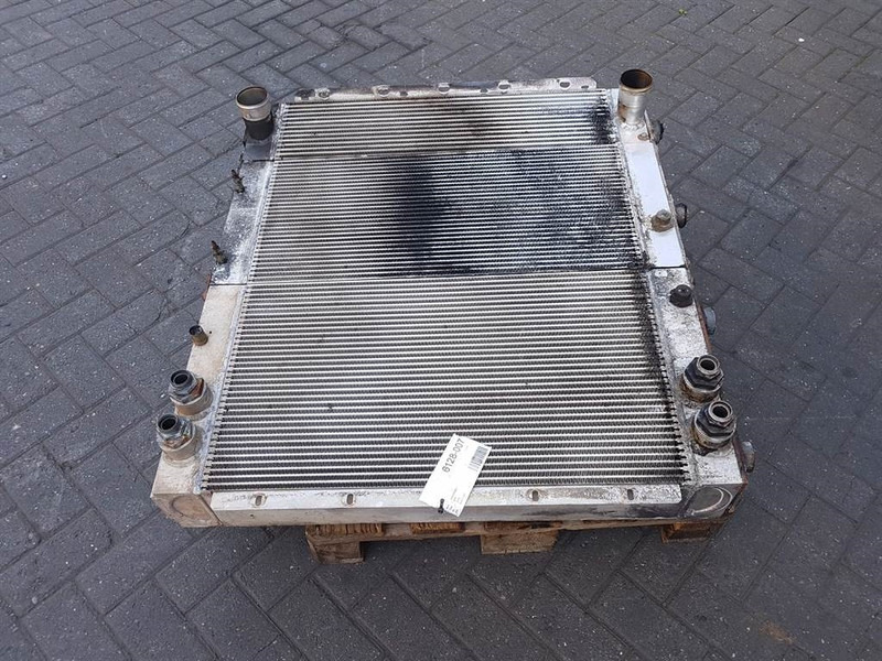 Sennebogen 818 - Cooler/Kühler/Koeler - Motor e peças por Máquina de construção: foto 1 Sennebogen 818 - Cooler/Kühler/Koeler - Motor e peças por Máquina de construção: foto 1