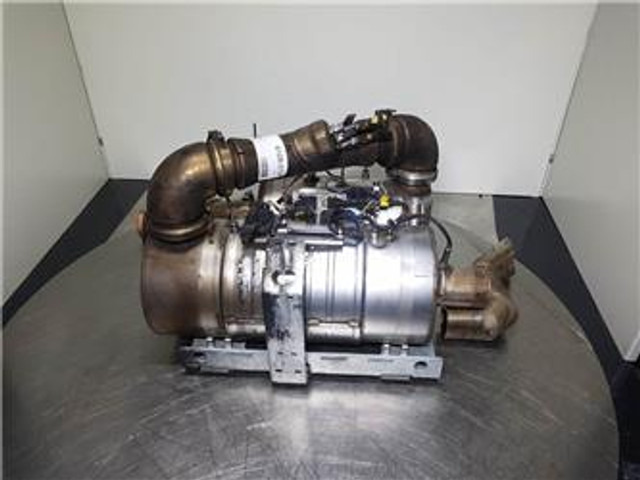 Sennebogen 818 - Exhaust system/Auspuff/Uitlaat - Motor e peças por Máquina de construção: foto 1 Sennebogen 818 - Exhaust system/Auspuff/Uitlaat - Motor e peças por Máquina de construção: foto 1